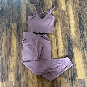 Vuori Ribbed pink Crop Top and Ribbed legging matching set